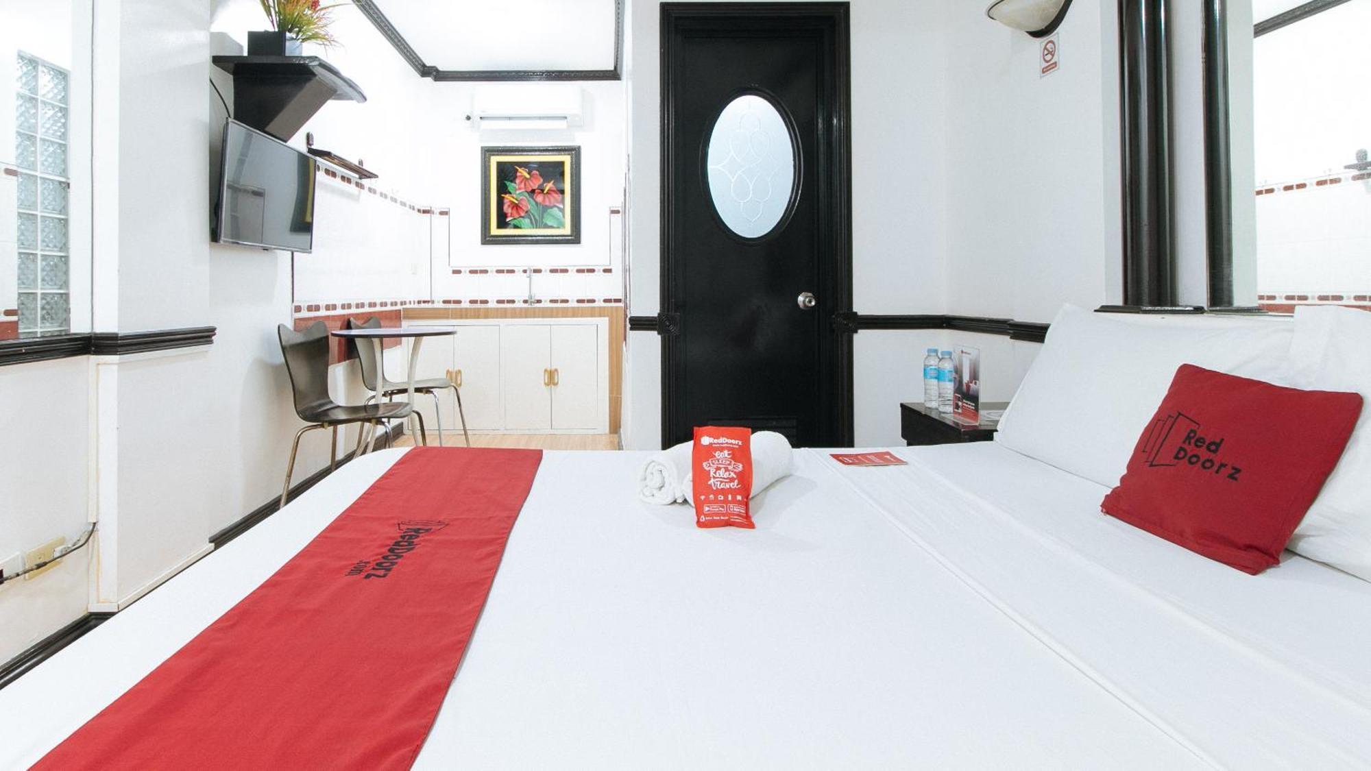 Reddoorz At Plus Villa Gloria Taguig Exterior foto