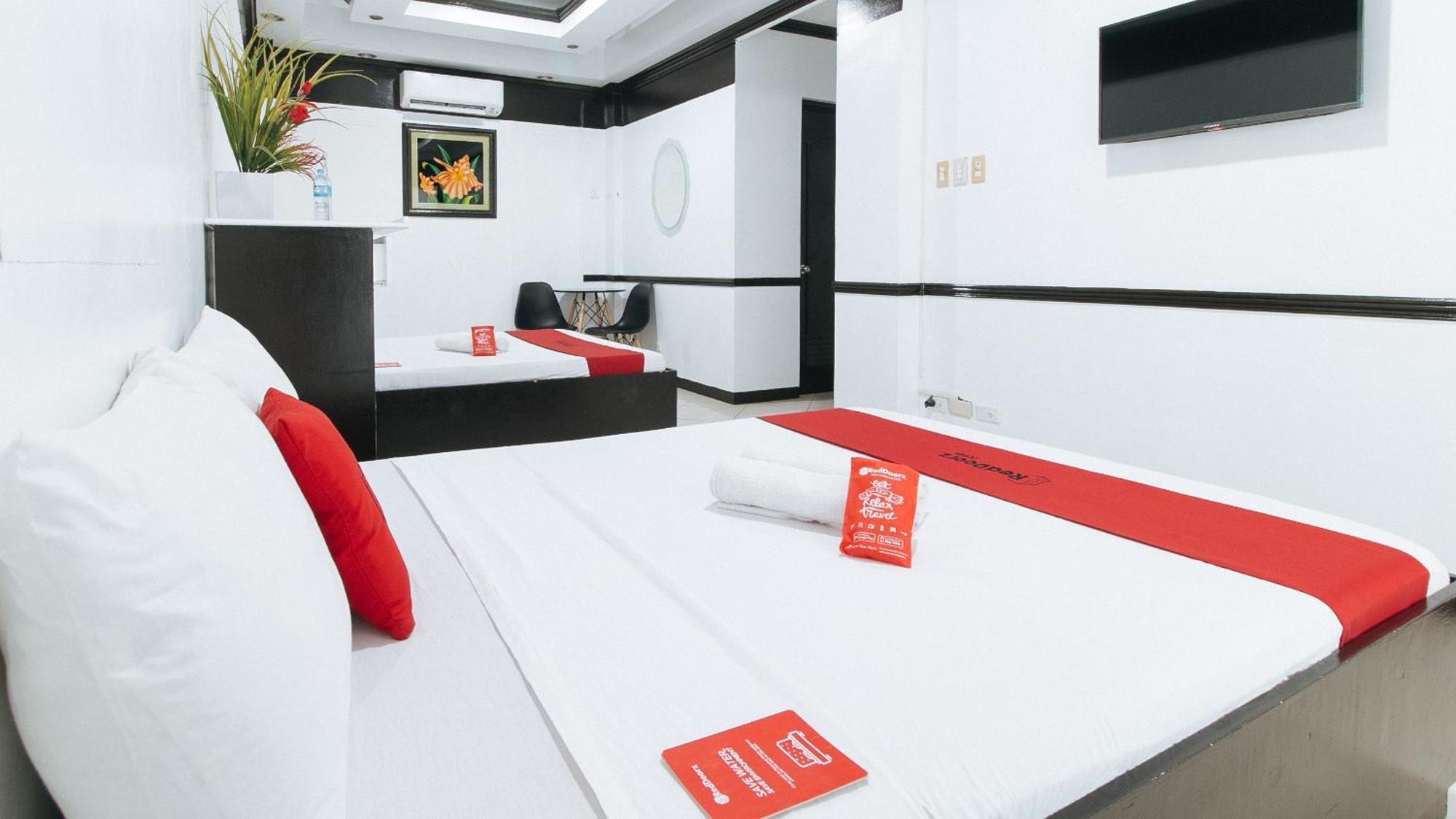 Reddoorz At Plus Villa Gloria Taguig Exterior foto
