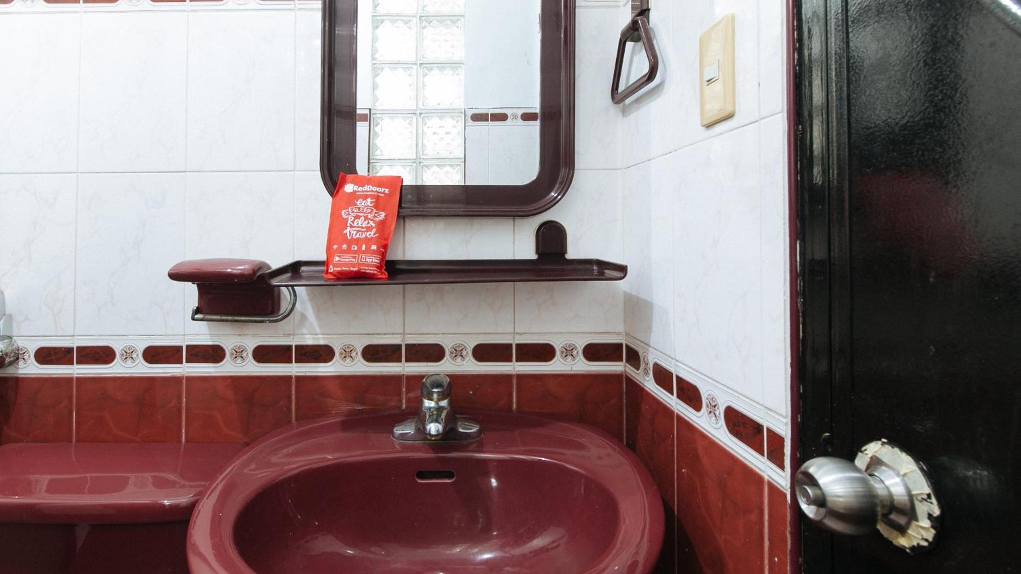 Reddoorz At Plus Villa Gloria Taguig Exterior foto