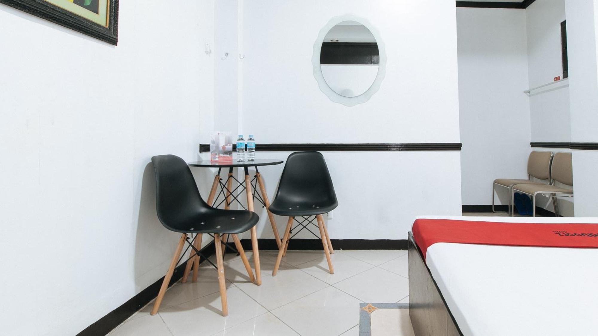 Reddoorz At Plus Villa Gloria Taguig Exterior foto