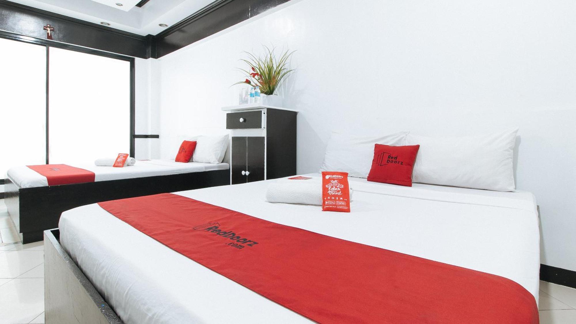 Reddoorz At Plus Villa Gloria Taguig Exterior foto