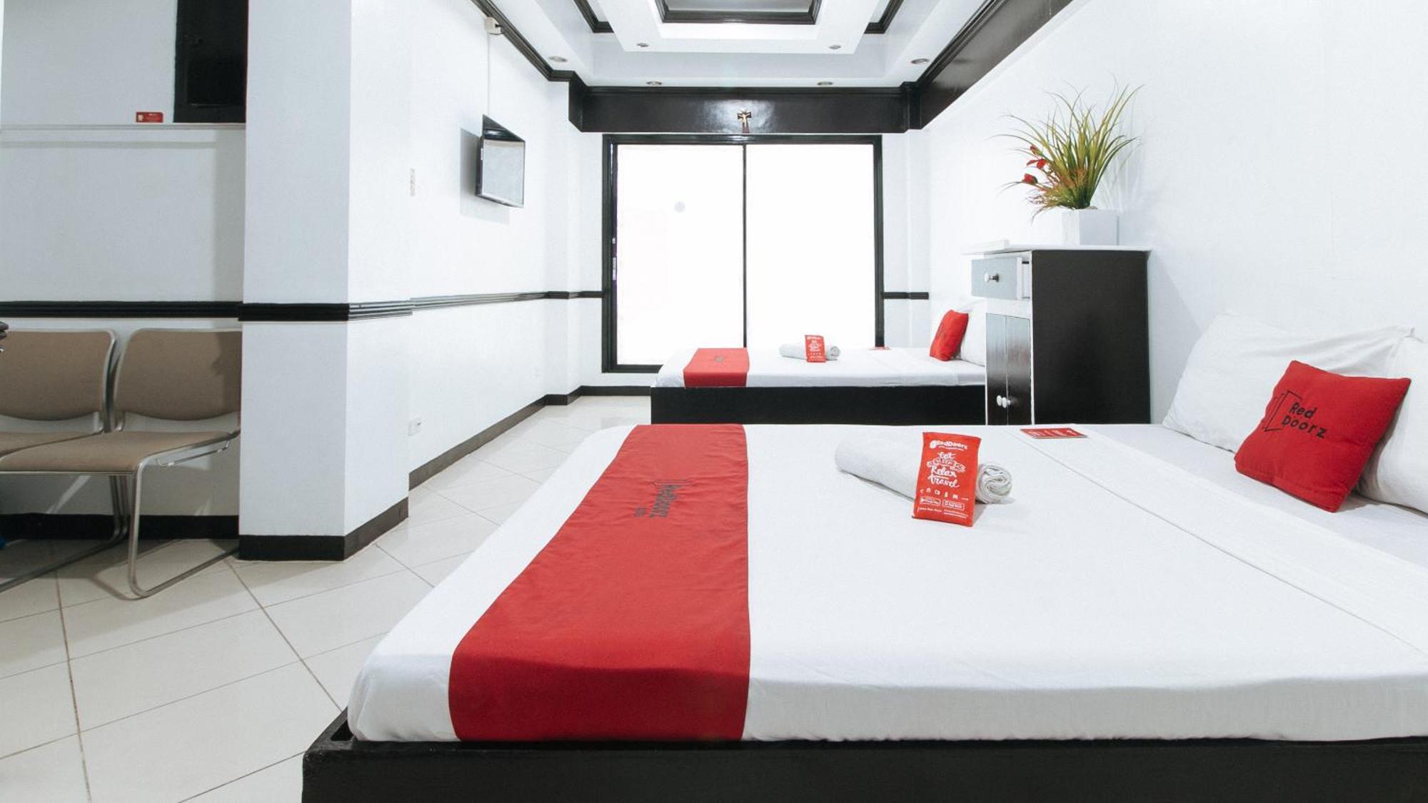 Reddoorz At Plus Villa Gloria Taguig Exterior foto