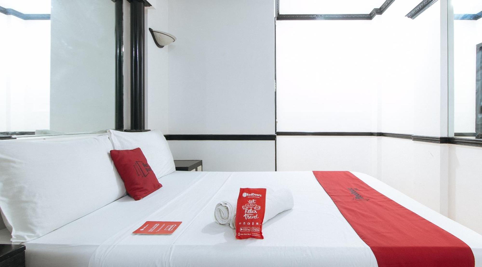 Reddoorz At Plus Villa Gloria Taguig Exterior foto