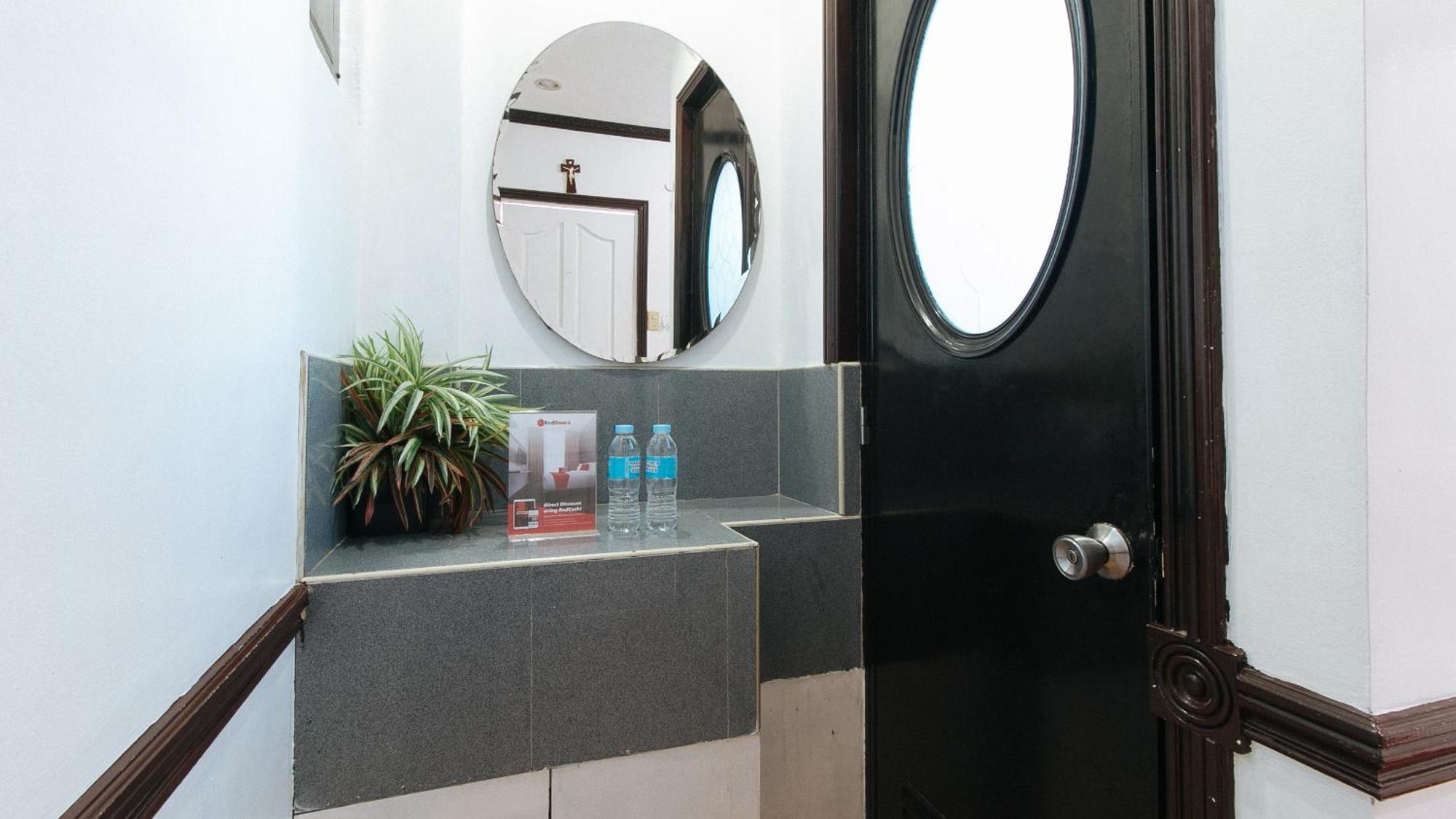Reddoorz At Plus Villa Gloria Taguig Exterior foto