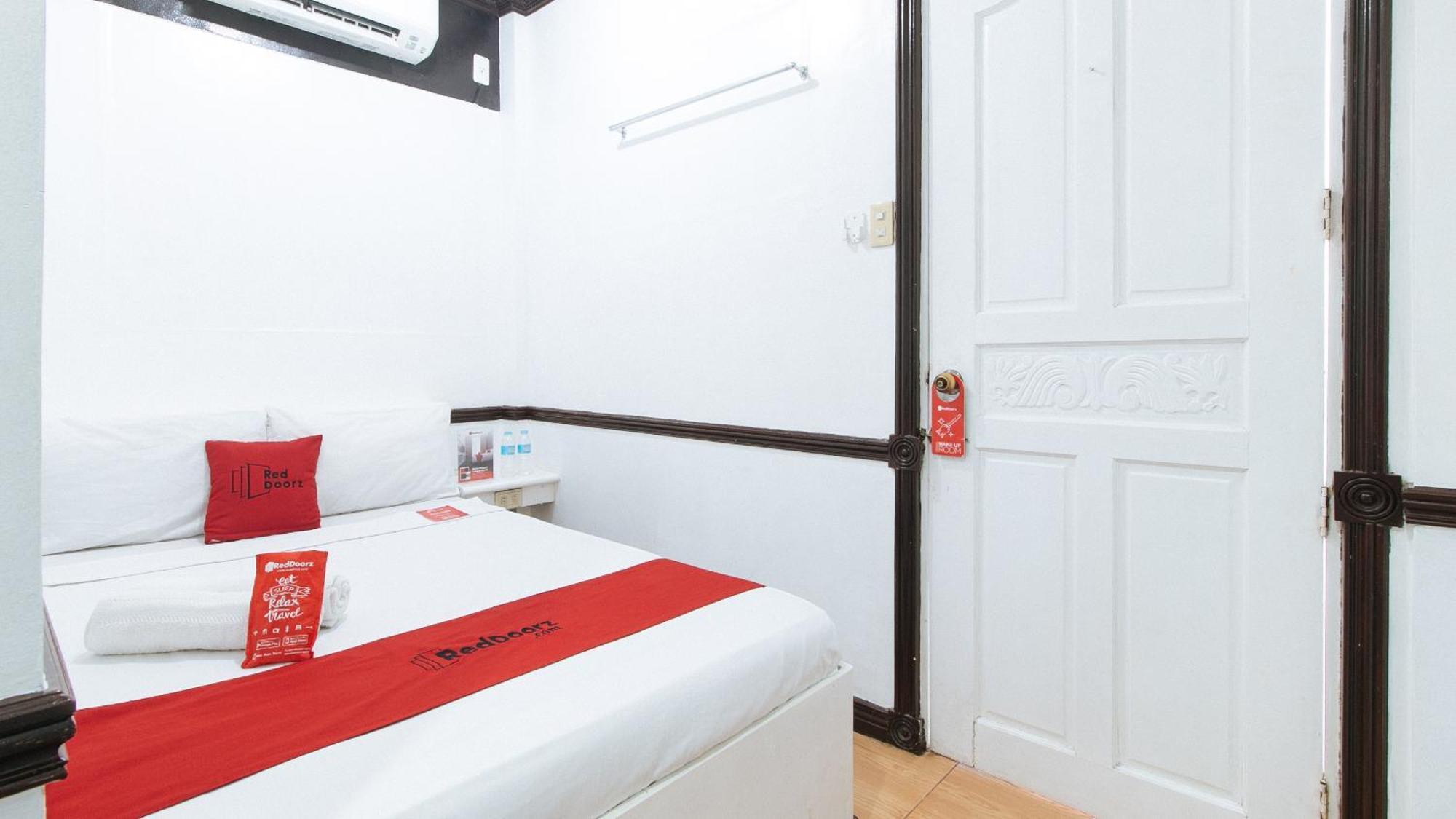 Reddoorz At Plus Villa Gloria Taguig Exterior foto
