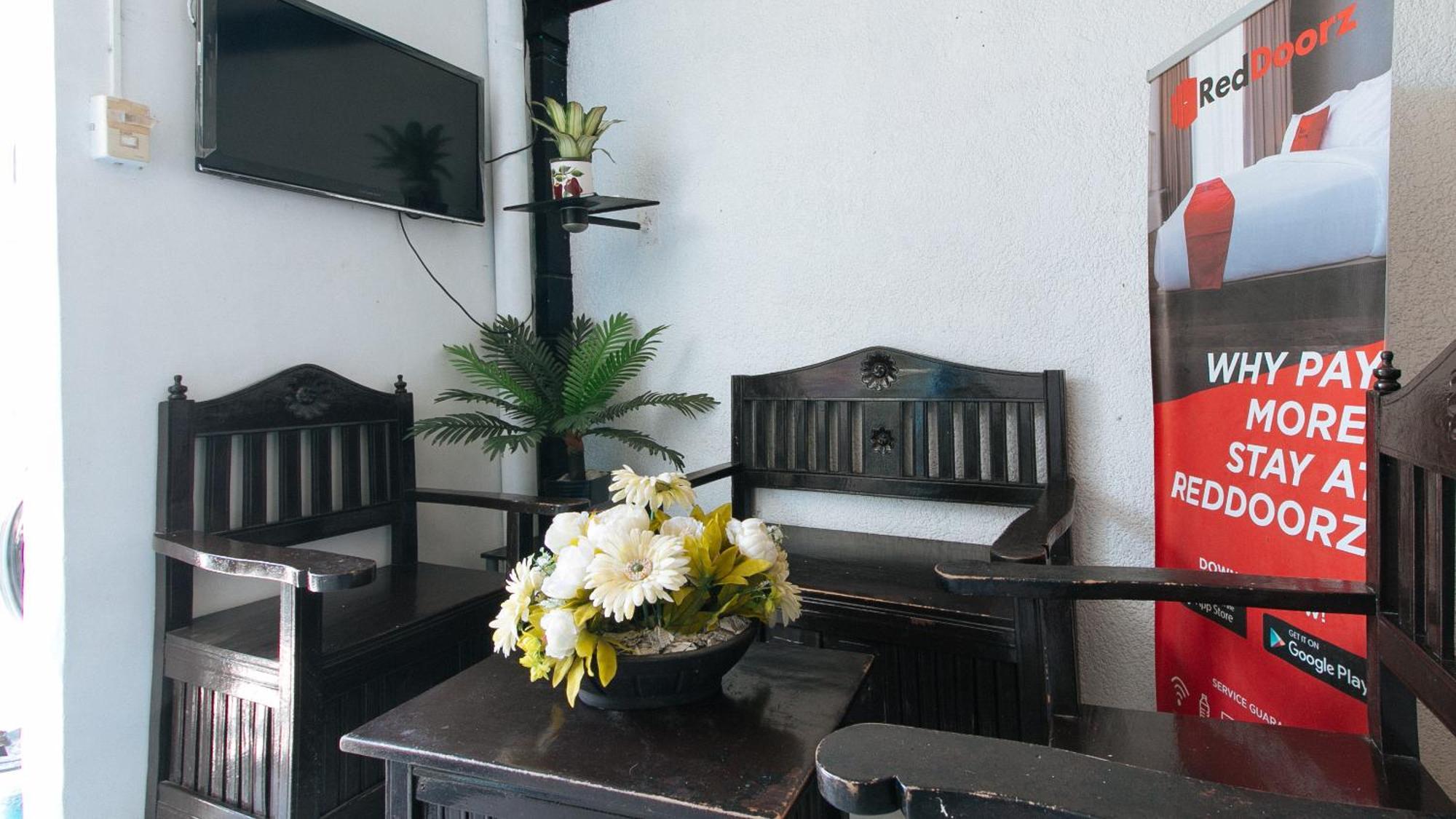 Reddoorz At Plus Villa Gloria Taguig Exterior foto